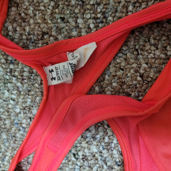 Under armour tank tops lot - Picture 2 of 6